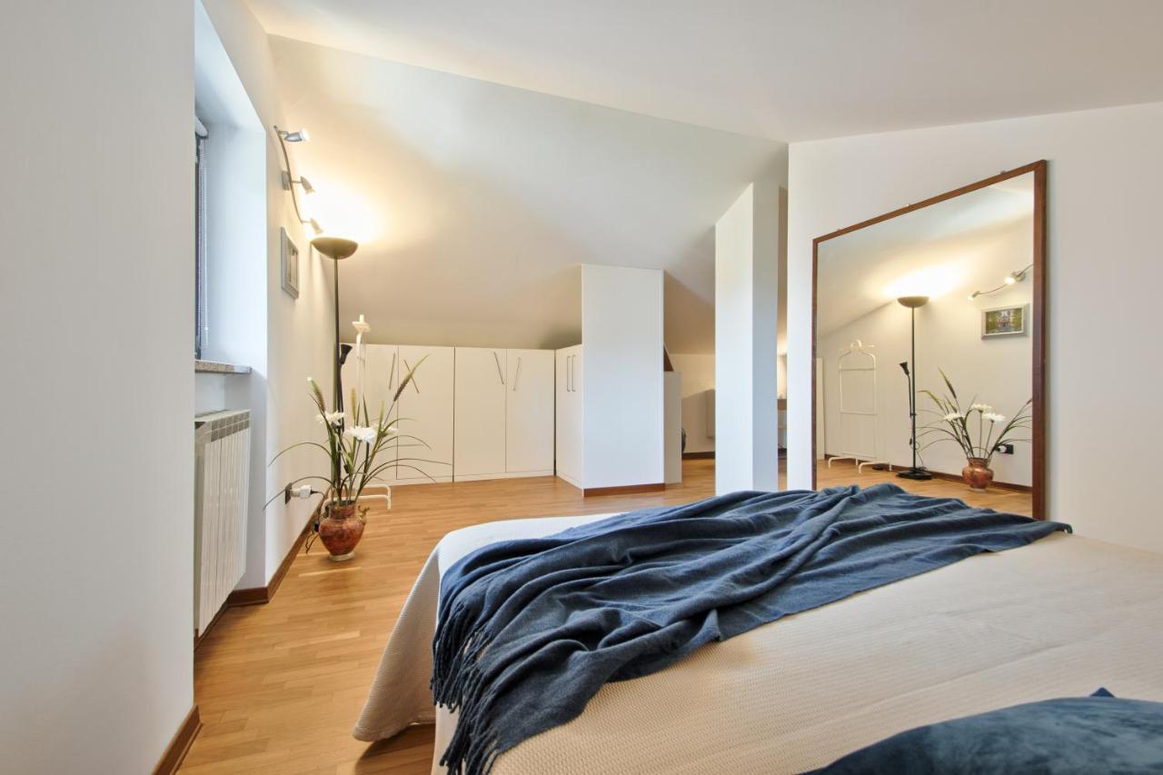 5 Miglia Apartment La Mansarda A كولّينيو المظهر الخارجي الصورة