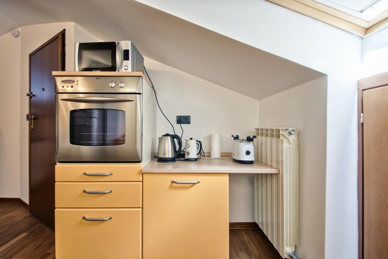 5 Miglia Apartment La Mansarda A كولّينيو المظهر الخارجي الصورة