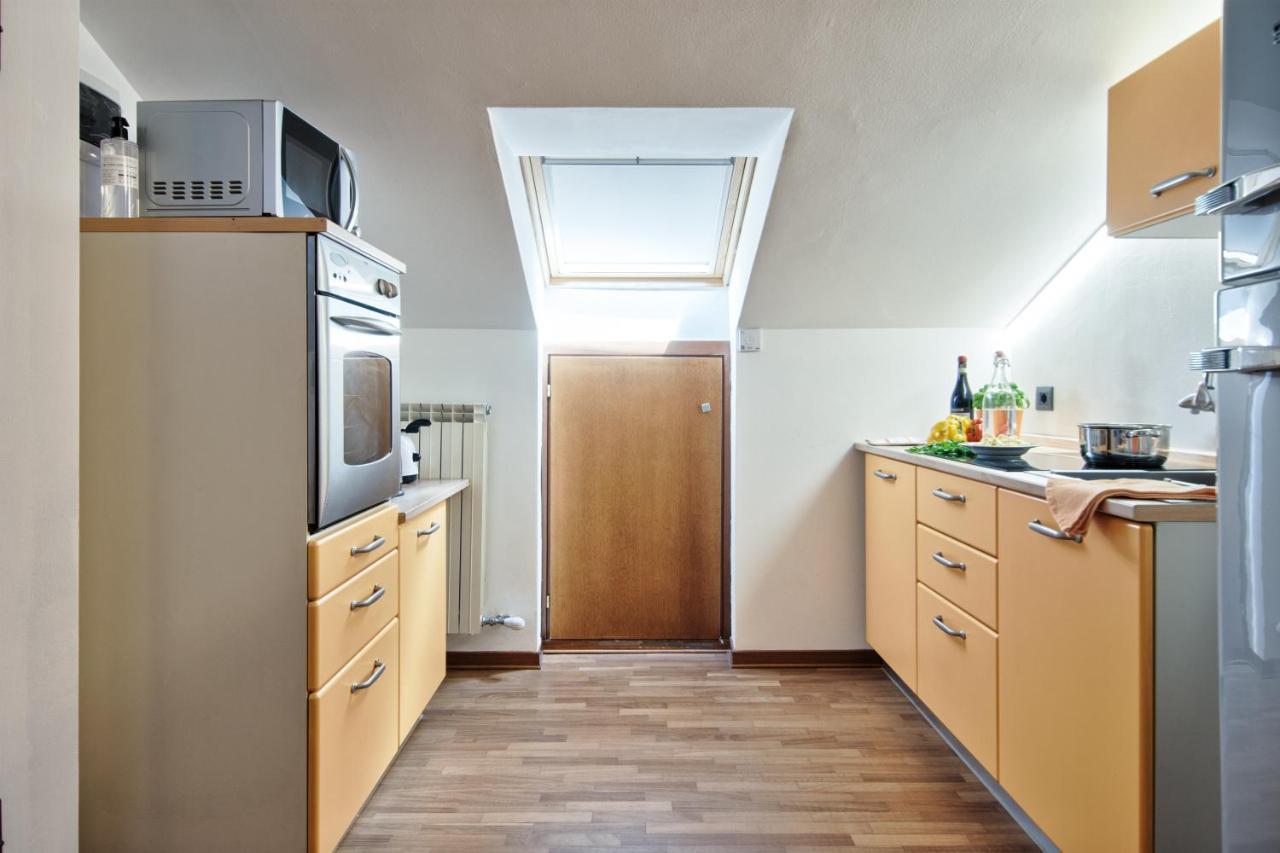 5 Miglia Apartment La Mansarda A كولّينيو المظهر الخارجي الصورة