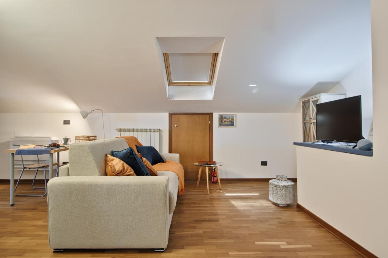 5 Miglia Apartment La Mansarda A كولّينيو المظهر الخارجي الصورة
