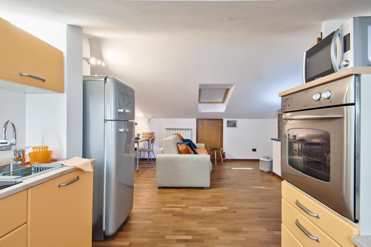 5 Miglia Apartment La Mansarda A كولّينيو المظهر الخارجي الصورة