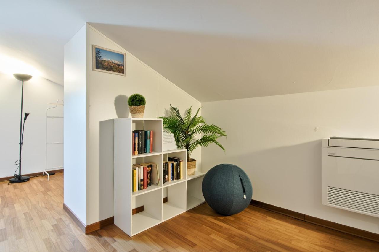 5 Miglia Apartment La Mansarda A كولّينيو المظهر الخارجي الصورة